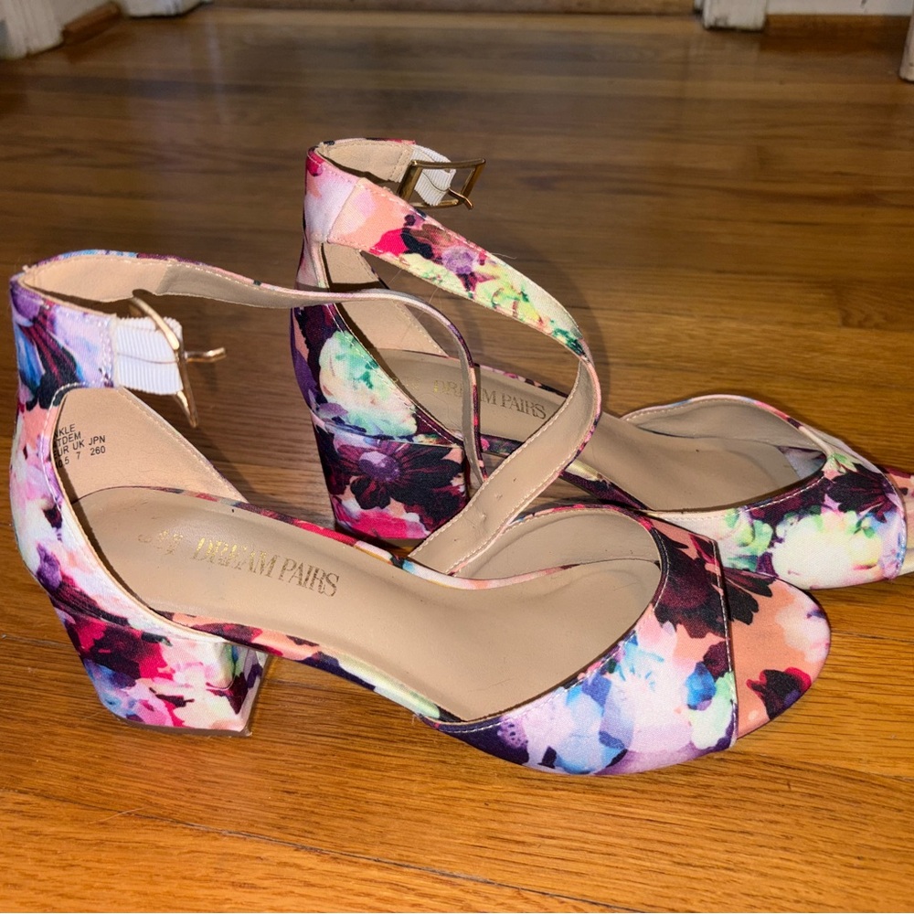 Dream Pairs Women's Multicolor Floral Heels
